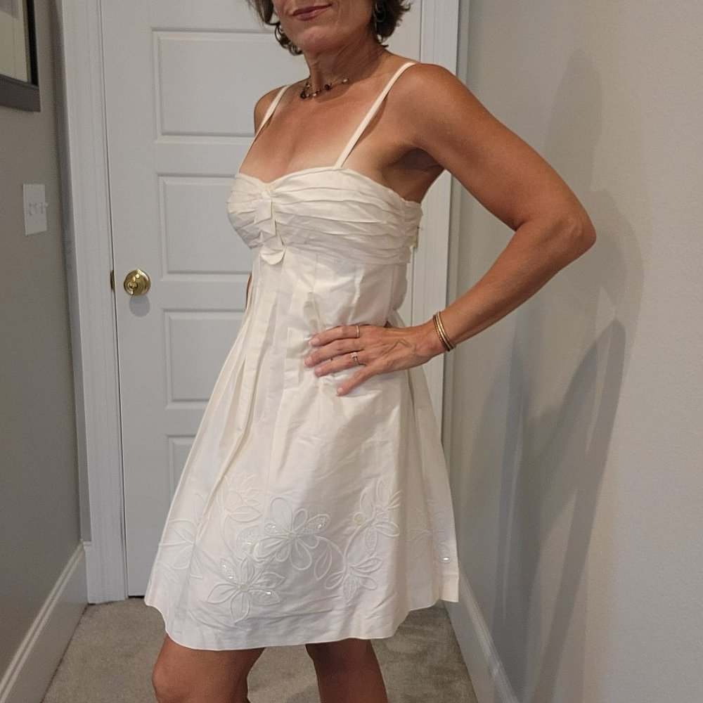 BCBG MaxAzria Baby Doll Silk Ivory Dress Size 6 Embroidered + Beaded Like New